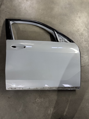 Дверка передня права 41518738556 BMW