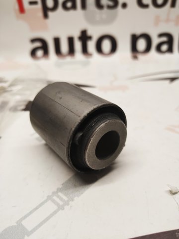 Сайлентблок заднього поперечного важеля 4870660060 TOYOTA
