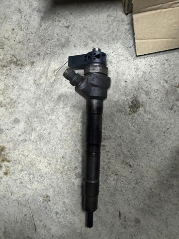 Форсунка паливна 04L130277AE VAG