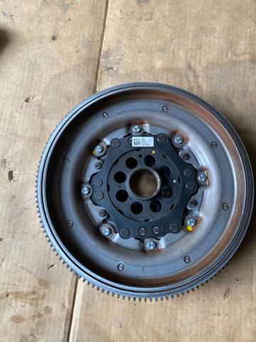 Демпферний маховик 05L105266K VAG