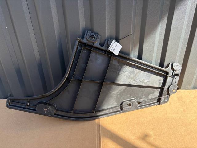 Кожух підлоги (кришки люків підлоги) 5816742010 TOYOTA