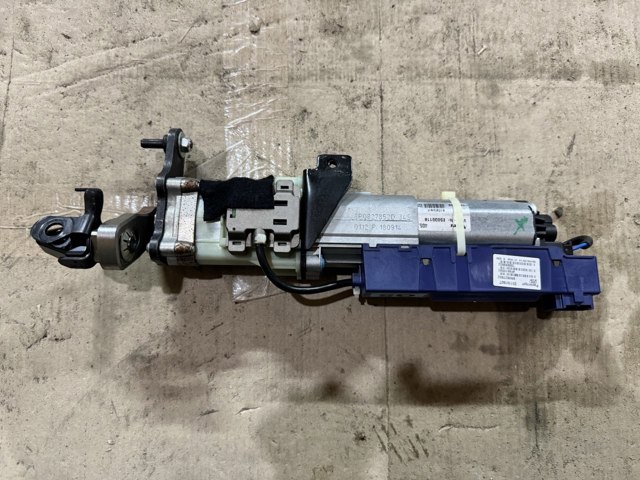 Амортизатор двері п'ятої 8R0827852D VAG