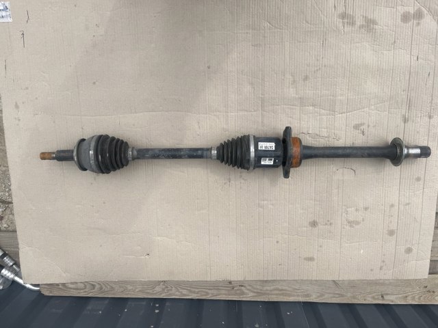 Привід правий DA76R TOYOTA