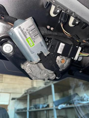 Двигун склоочисника заднього скла A2129064402 MERCEDES