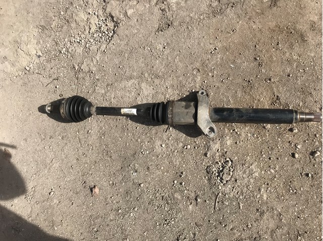 Піввісь передня, права 31609806468 BMW