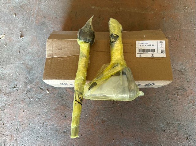 Поперечна рульова тяга права 32105A60A61 BMW