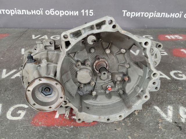Ручна коробка передач 02J300050X VAG