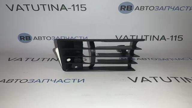 Решітка переднього бампера, права нижня 1316274 POLCAR
