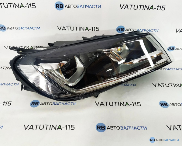 Права блок фара 1EL011937421 HELLA