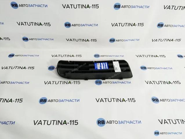Решітка переднього бампера, ліва 1U0807367B ELIT