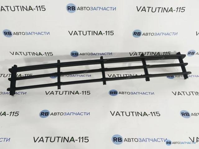 Решітка переднього бампера, центральна 1Z0853677B41 VAG