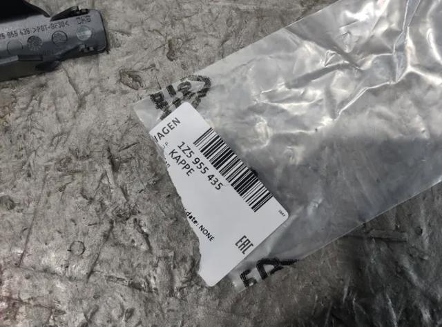 Заглушка гайки кріплення повідка заднього двірника 1Z5955435 VAG