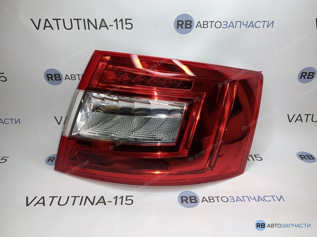 Задній правий стоп 2SK011082101 HELLA