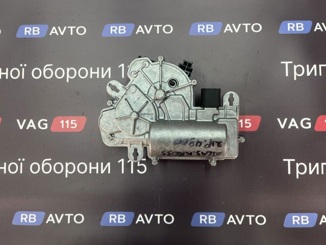 Мотор-привід відкр/закр. замка багажника/двері 3/5-ї 3G0827887C VAG