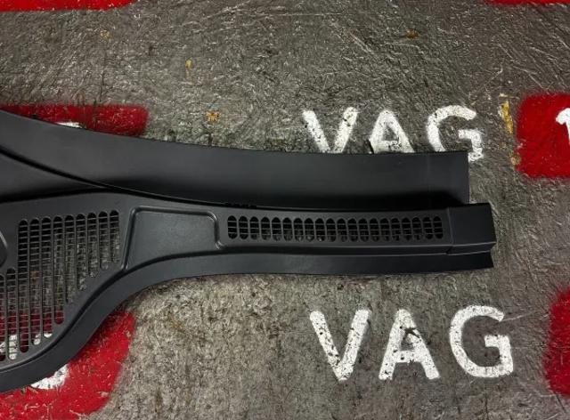 Водостік лобового скла, жабо 3T0819416A9B9 VAG