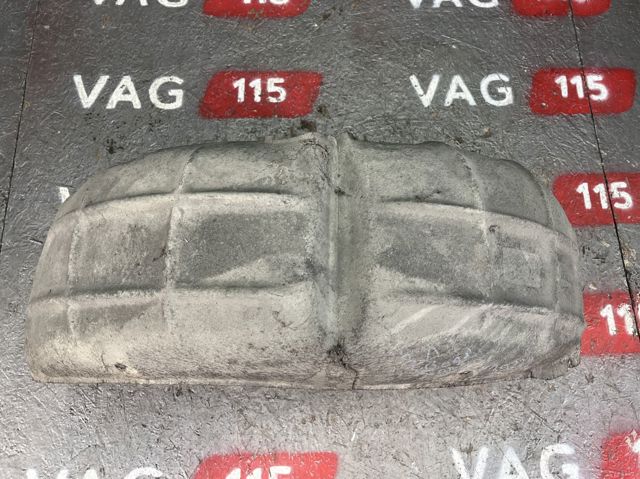 Підкрилок задній лівий 3T5810969A VAG