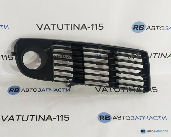 Решітка переднього бампера, права 4B0807682M01C VAG