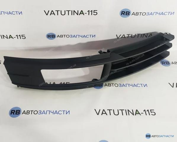 Решітка переднього бампера, ліва 4F0807681P01C VAG