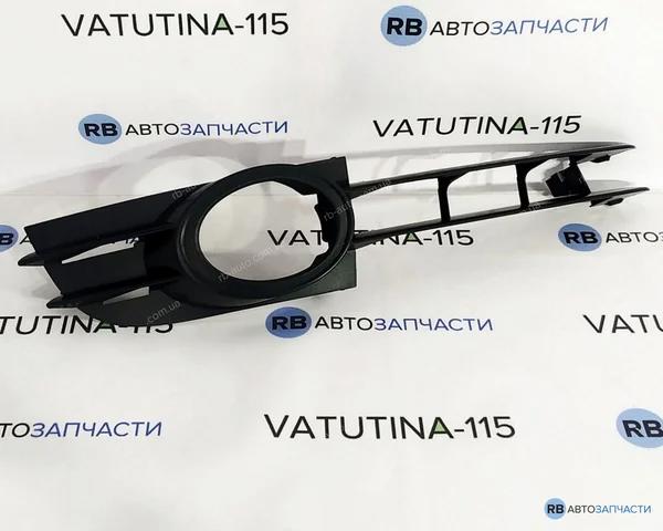 Решітка переднього бампера, права 4F080768201C VAG