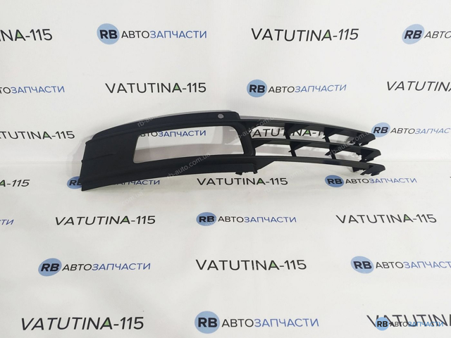 Заглушка протитуманки передньої правої 4F0807682N01C VAG