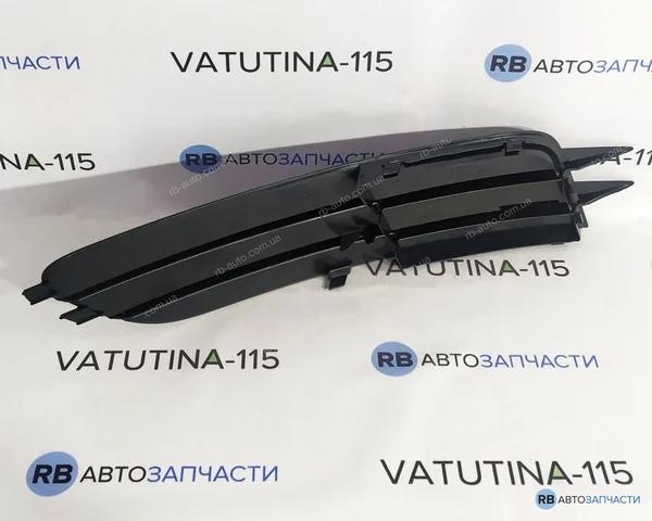 Решітка переднього бампера, права 4G0807682F9B9 VAG