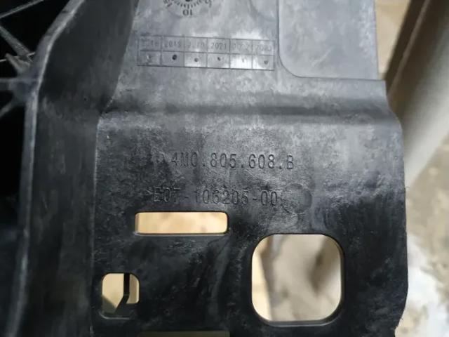 Кріплення фари передньої, правої 4M0805608B VAG