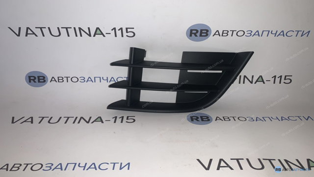 Решітка переднього бампера, внутрішня ліва 5J0853665A9B9 VAG