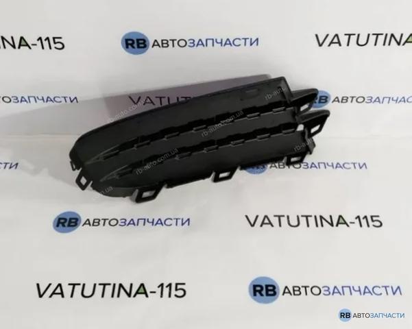 Решітка переднього бампера, ліва 5N0853665F9B9 VAG