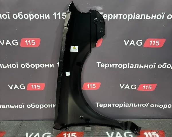 Ліве переднє крило 692001 POLCAR