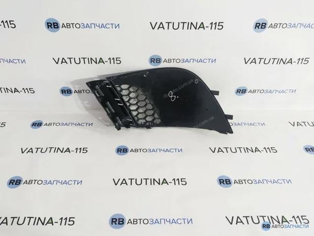 Решітка переднього бампера, права 6L68536669B9 VAG