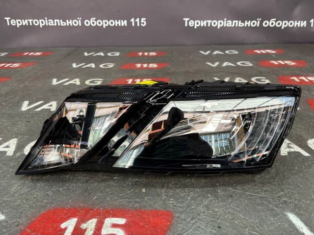 Фара ліва передня 711451000249 MAGNETI MARELLI