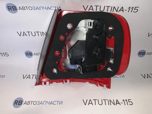 Задня ліва фара 8D0945095G VAG