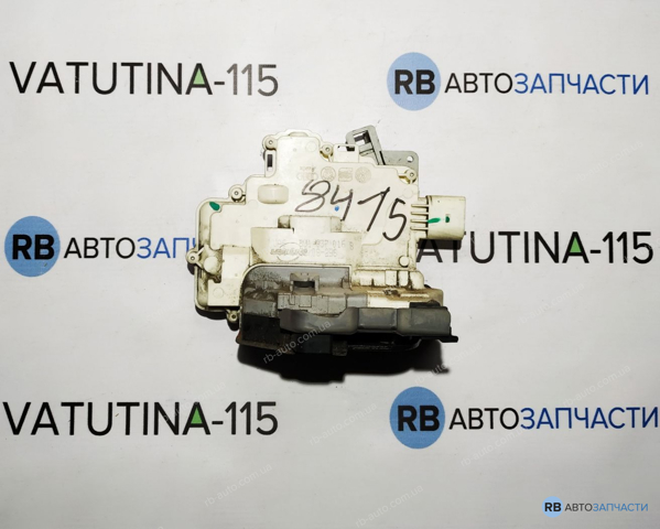 Замок двері правої передньої 8J1837016B VAG