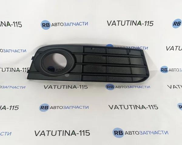 Решітка переднього бампера, внутрішня права 8K0807682A01C VAG