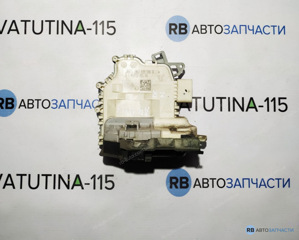 Замок задніх дверей, правих 8K0839016D VAG