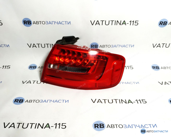 Фара задня права зовнішня 8K5945096AD VAG