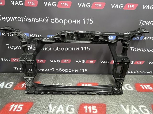 Рамка передньої панелі 8R0805594D VAG