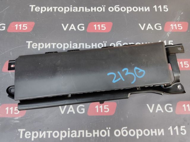 Подушка безпеки (AIRBAG) пасажирська, захисту колін 8T0880842E VAG