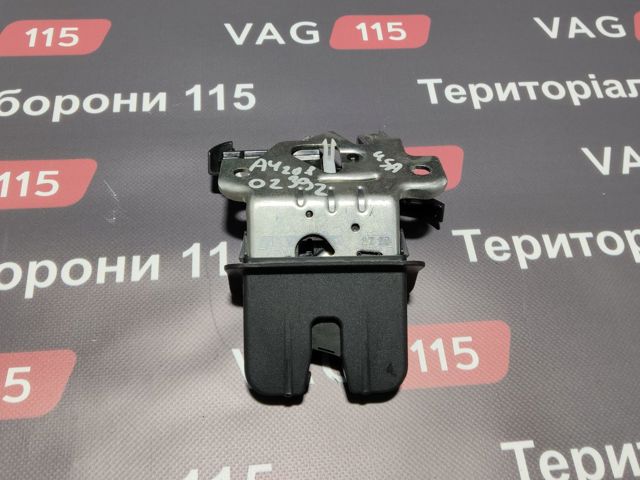Замок дверей багажника 8W0827503 VAG