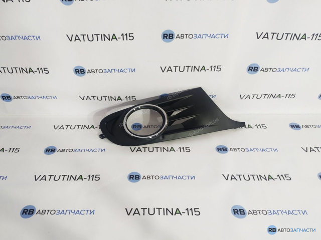 Заглушка, решітка протитуманних фар бампера переднього, права FP7411918 FPS