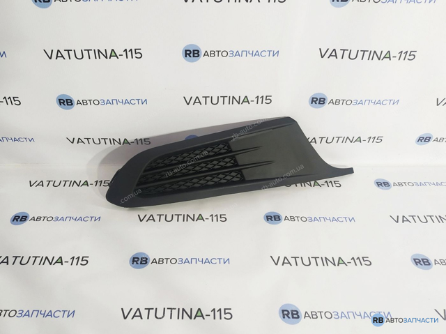Заглушка, решітка протитуманних фар бампера переднього, права FP7430914 FPS