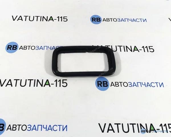 Ободок/окантовка фари противотуманной задньої, лівий MN175979XA MITSUBISHI
