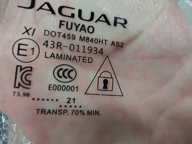 Скло передніх дверей, правою T4K1048 JAGUAR