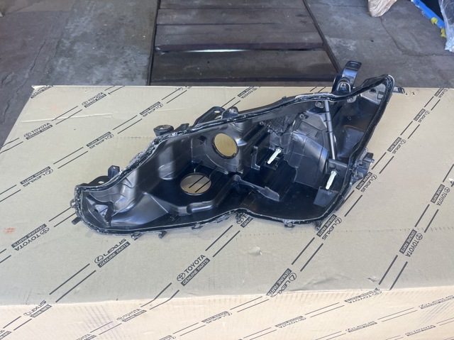 8110233060 Toyota