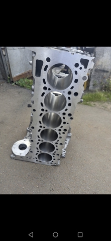 Блок двигуна 11110443022 BMW