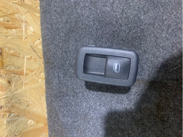 Кнопка підйомника задніх стекол 68214156AB CHRYSLER
