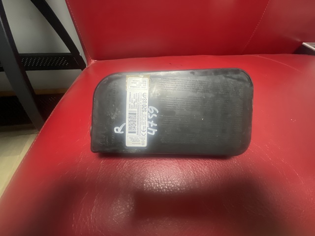 Подушка безпеки AIRBAG спинки сидіння, правого 68265342AA CHRYSLER