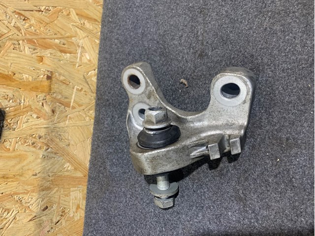 Кронштейн подушки (опори) двигуна, задньої 68353710AB CHRYSLER