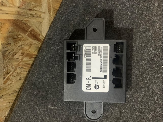 Блок комфорту передніх дверей 68376081AC CHRYSLER