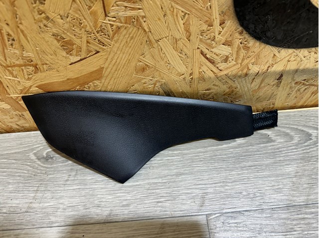 Декоративна накладка центральної консолі BDGF6424002 MAZDA